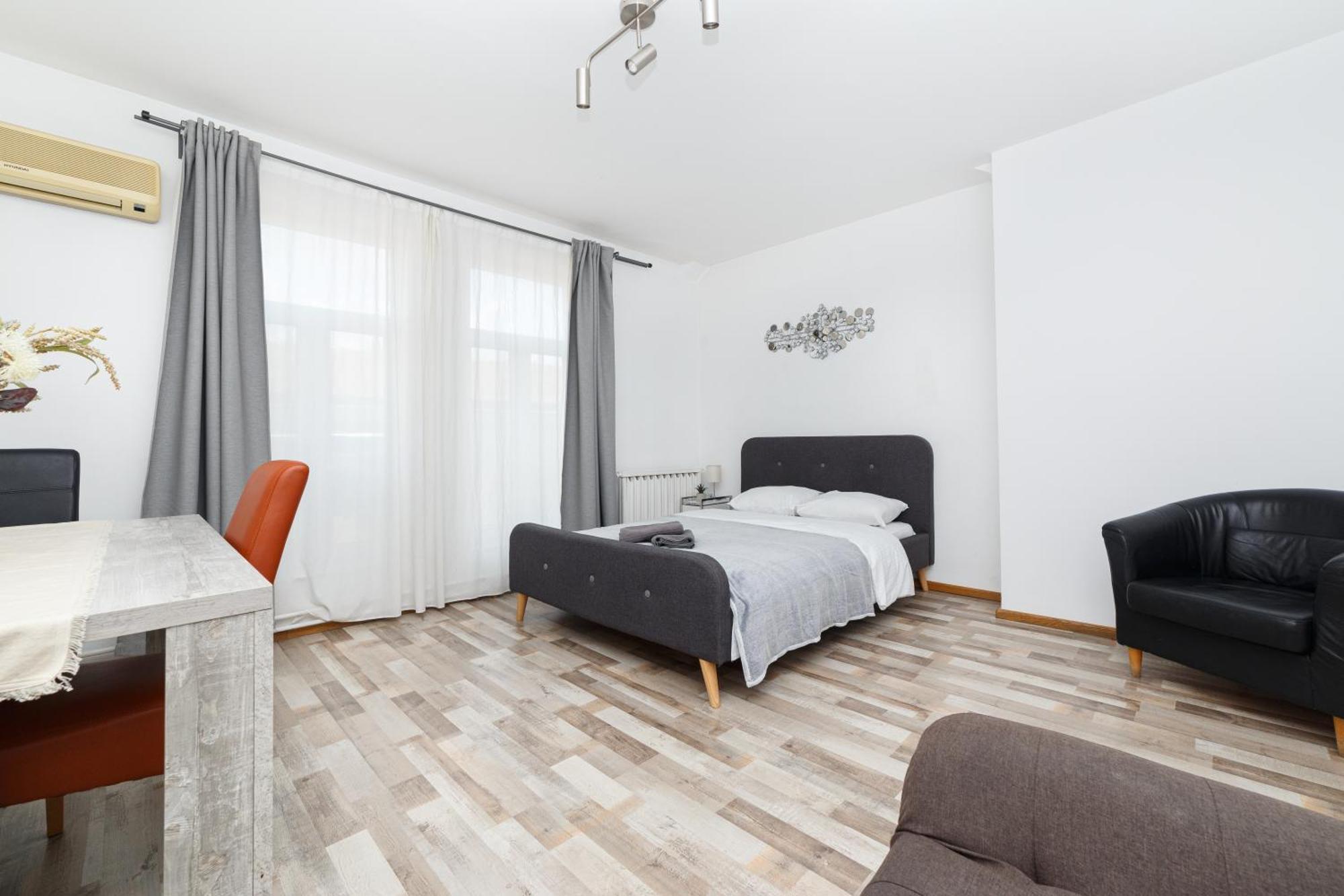 Color Apartments Blanari Street Bucharest Exterior photo